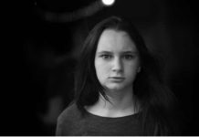Kako prepoznati mentalno bolesnu osobu koja to vješto prikriva? Važan signal odaje je u razgovoru Kako prepoznati mentalno bolesnu osobu koja to vješto prikriva? Važan signal odaje je u razgovoru - featured image