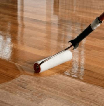 ŽENA KOJA PRODAJE STANOVE OTKRILA TRIK DA PARKET PONOVO BLISTA:Treba vam samo 1 jeftin sastojak ŽENA KOJA PRODAJE STANOVE OTKRILA TRIK DA PARKET PONOVO BLISTA:Treba vam samo 1 jeftin sastojak - featured image