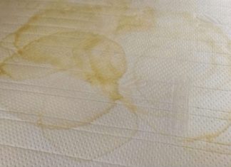Kako ukloniti tragove deterdženta i žute mrlje s odjeće i jastuka uz sastojke koje već imate kod kuće Kako ukloniti tragove deterdženta i žute mrlje s odjeće i jastuka uz sastojke koje već imate kod kuće - featured image